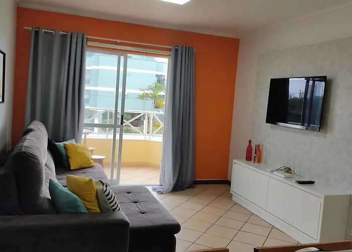 Apto 2 dor(1suíte) 300m